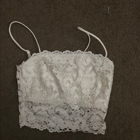 Elegant White Lace Crop Top - Picture 1 of 3